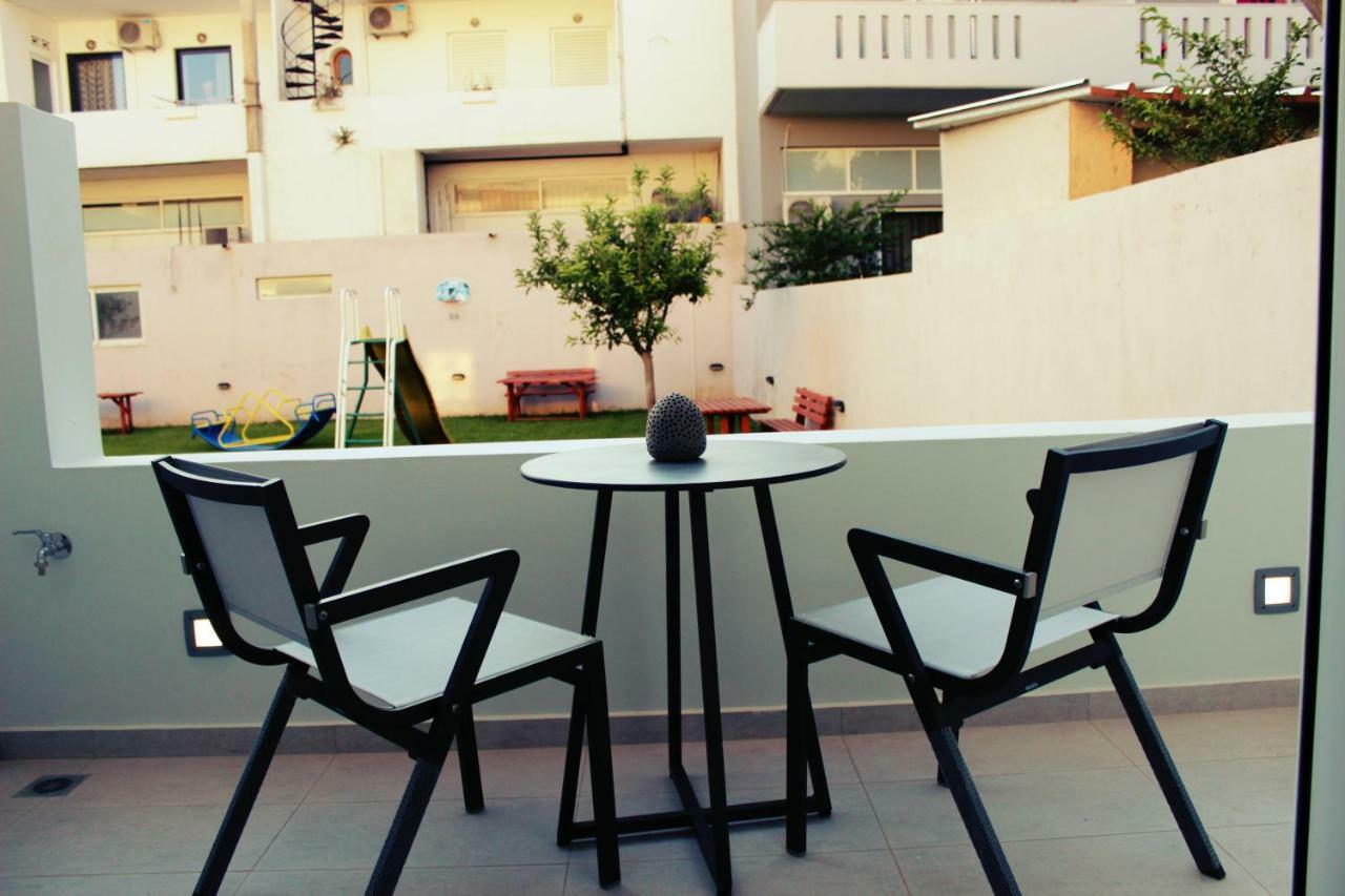 Luxury Apartments Near To The Beach Плакиас Экстерьер фото