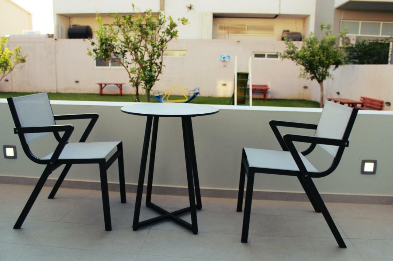 Luxury Apartments Near To The Beach Плакиас Экстерьер фото